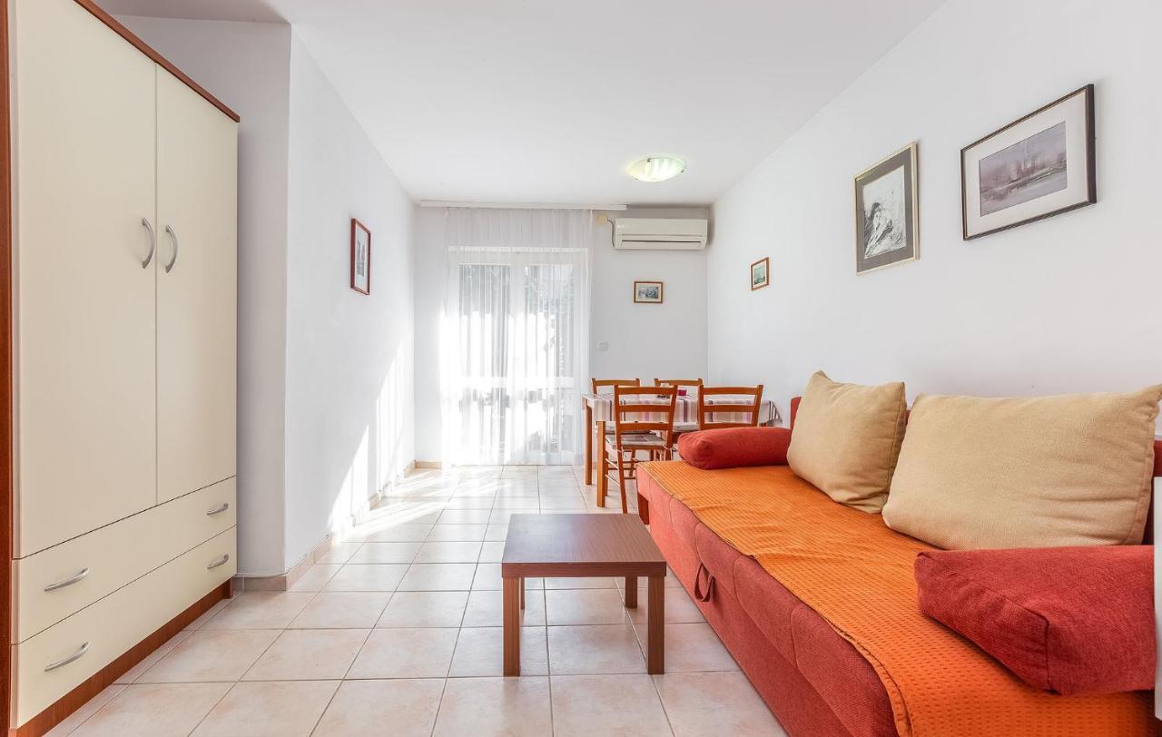 Dubravka Apartment Пореч Екстериор снимка
